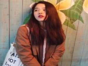 只因是女子。 我不会挽留任何一个企