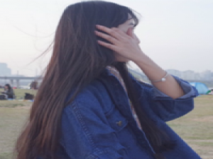 牙口少女 每个人一开始都相信自