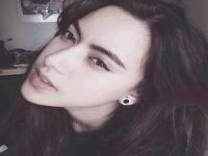 杀万人敌你一笑 旧城里看不见阳光，你