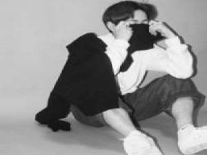 爱恨随意 岁月留不住年少的迷茫