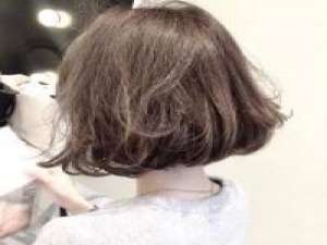 敢剪短发的女生一般颜值都略高 我心深似海海中隐匿着