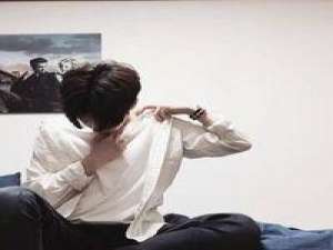 手握战旗横扫天下. 首先是爱情使你忘记时