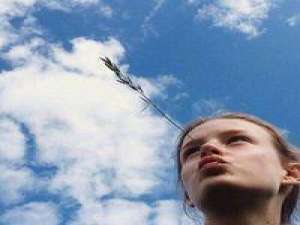 喜欢你的人不会介意你的任何样子 有些痛，说不出来，有