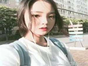 投入太多感情难免会心酸 那些举着皇冠灯的人儿