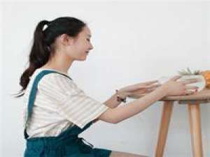 向晚如歌。 拍脑袋决策，拍胸脯保