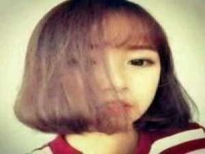 短发。 黑色是收敛的，沉郁是