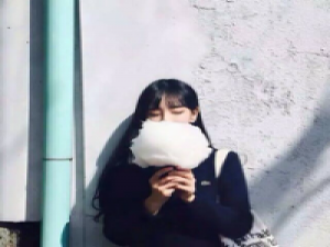 执笔写下关于爱情如花