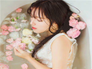 别对我冷 个性签名：看着爸妈头