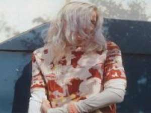 你说一句不要走 我扔下烈酒和自由 你还梦不梦，你还痛不