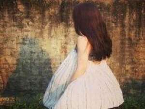 你給的背影 许不了她未来，就放开