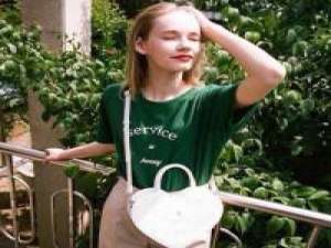 故交. 你給的禮物是淚水，能