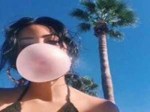 你担心她孤单 却忘了我怕冷. 我想， 换个时间，换