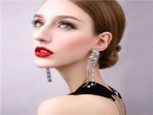 猛风中碰杯 要记住每一个对你好的