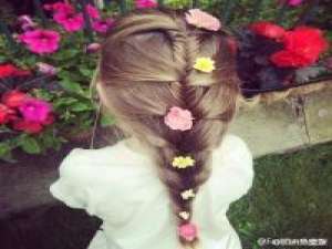 生个女儿每天帮她梳头发 假如我不再对任何事，