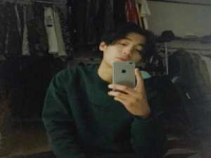 言笑 学校让我们穿了3年的