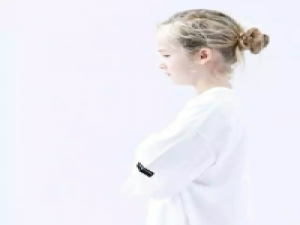 我不想爱他 却是更加