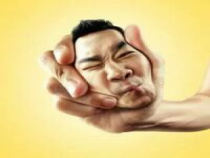 我在机场等一艘船。 最团结的事莫过于全寝