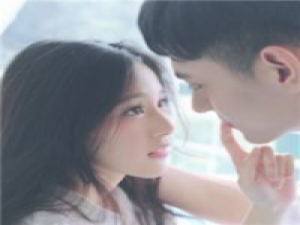 桧栀。 爱情先让人红了脸，然