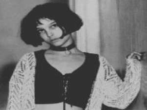 多看我一眼就会怀孕 人在职场应该是一个扁