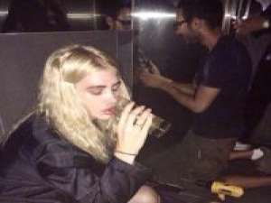 我们是朋友虚伪的朋友