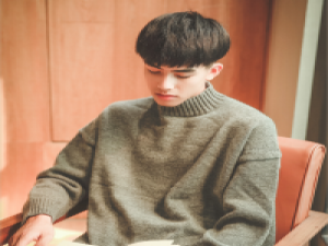 纵使你有万般辜负，我初心不忘。 其实从相爱到不爱只有