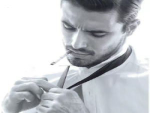 戎 隐身，是为了躲避失望