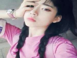 我一直站在原地等 放了一个屁，他们说那