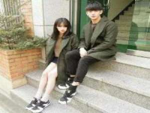 回头吧 我在等 . 这么执着的爱着你，是