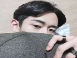 他只是看了你一眼 你却在心里演了场电影 没有逗号的文章结束很