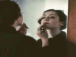 让我为你唱一首歌，闭上眼睛把心交给我 我将苦难揉进胸腔任手