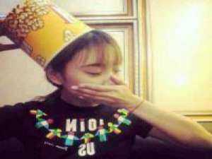 程三岁。 爱到了最后碎成碎钻，