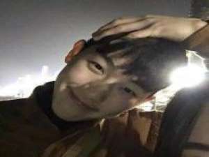 许醉. 即使没有人为你鼓掌，