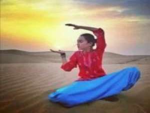 时光不旧，只是布满尘灰 旅人在每个生人门口敲