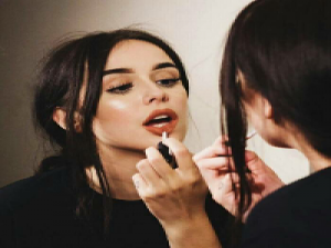 爱恨皆两清 见面少没关系，你别喜