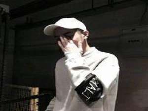 欧美男头 我扎头发都会扎到发脾