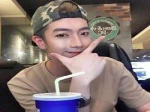 向北. 日光独自倾城却少了旧