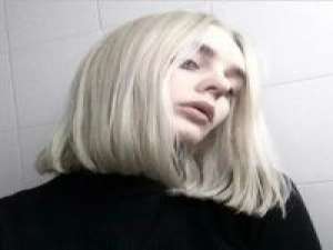 没事，你抱紧她，千万