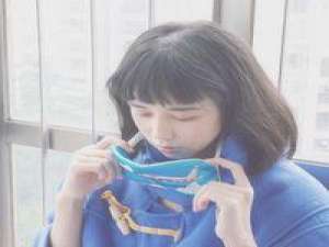 斩虎人握感情刀 “下一个夏天 教室里