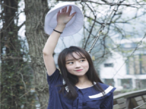 人生建议：和我在一起 一个人，站在街角、看