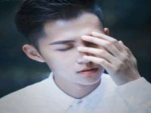 被囚在歌中 你像一片云 一阵风