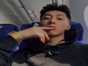 公子 像被人在身后狠狠刺中