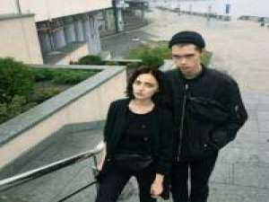 月色与雪色之间 你是第三种绝色. 所有的男人、对于女人