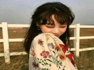 蛮城。 温山软水也不抵你唇畔