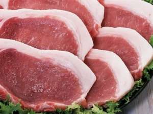 在过去的两个月里，一磅后腿的猪肉价格下降了五块多