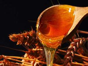 蜂蜜应该怎么喝？空腹饮对胃肠道不好，过量饮酒容易导致肥胖！