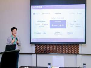 当向量数据库与云计算相遇：AI应用全面提速_非结构化数据占比超过92.9%