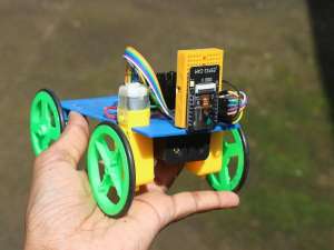 实时视频传输遥控车：DIY智能家居监控与探索机器人