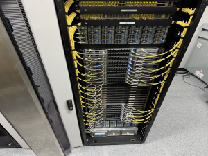 【微知】关于GB200 NVL72服务器的一些信息？（36CPU72GPU；LPDDR5X 17T；HBM3e 13.5T；5代NVlink 1.8TB； 720P算力FP8；120Kw）