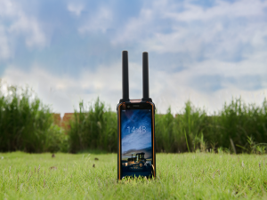 三款适合户外探险、应急救援的智能三防手机，各有各的优势