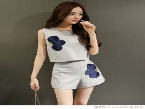 用一套衣服遮住你的美丽